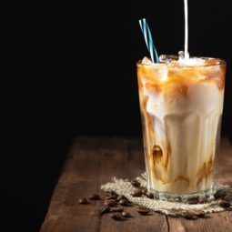 Shaken espresso: Letná kávová novinka, ktorá si získala internet aj milovníkov kávy