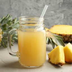 Tepache: Tradičný mexický nápoj, ktorý premieňa ananásové šupky na osviežujúcu pochúťku