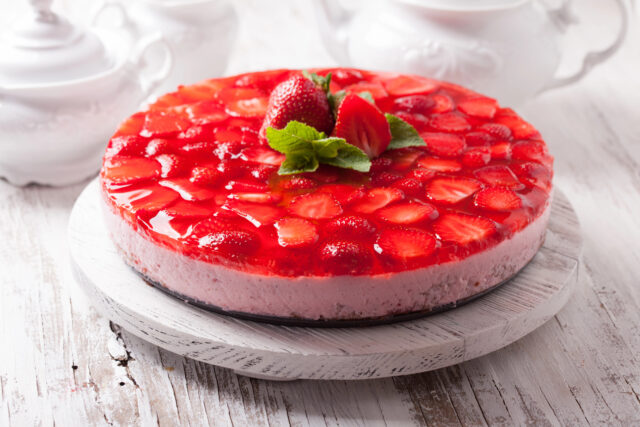 Nepečená jahodová torta, ktorá chutí fantasticky a nezaťaží postavu