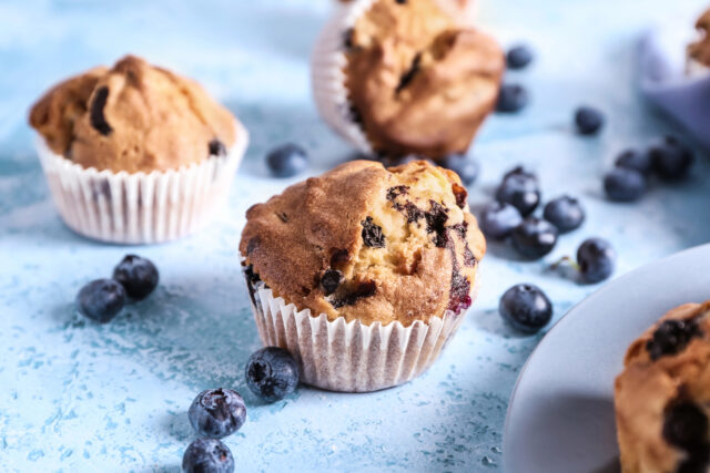 Nadýchané čučoriedkové muffiny s chrumkavou kôrkou: Jednoduchý recept, ktorý sa vydarí aj začiatočníkom