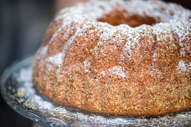 Maková bábovka, ktorá chutí ako z detstva. Tradičný recept, na ktorý sa oplatí nezabudnúť
