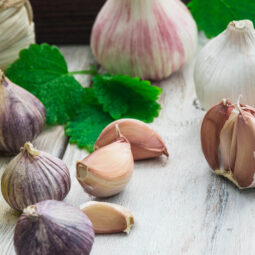 Bežná surovina z kuchyne môže mať výrazný vplyv na zdravie. Pomáha s tlakom, zápalmi aj trávením