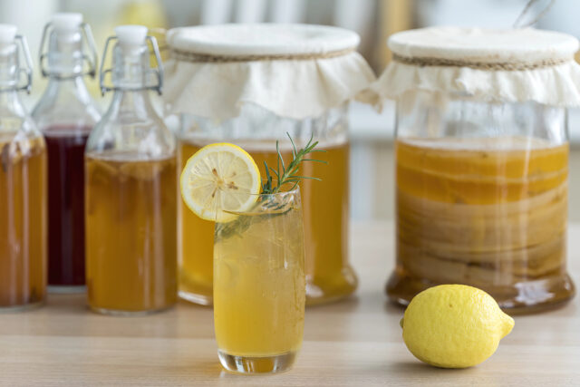 Domáca kombucha odhaľuje čaro prirodzenej fermentácie
