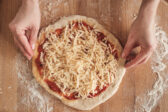 Recept na jednoduché domáce cesto na pizzu