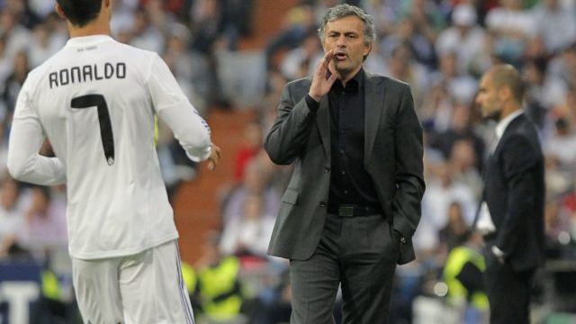 346540_cristiano ronaldo jose mourinho 640x420.jpg