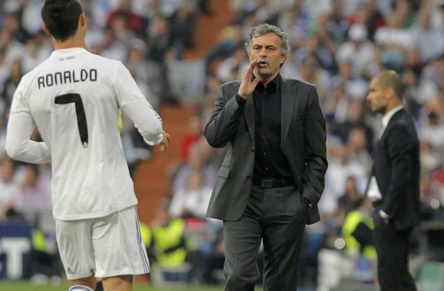 346540_cristiano ronaldo jose mourinho 640x420.jpg