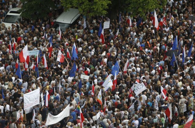 346604_protest polsko 640x420.jpg