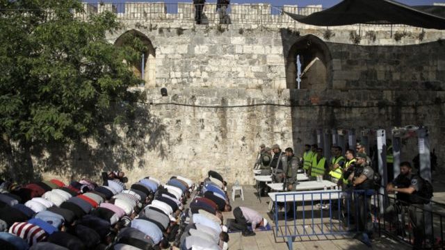 346618_israel_palestinians_74882 c6b80395a97b4a55beca7d897a6a26bd 640x420.jpg