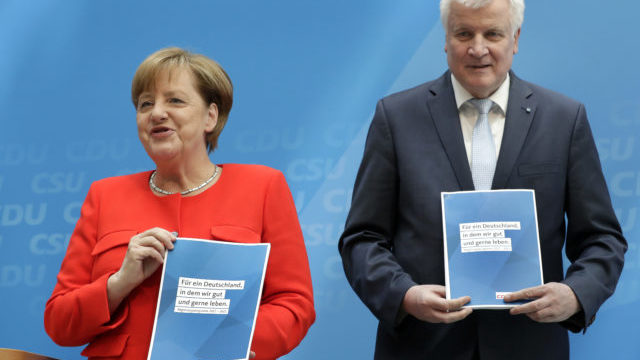 346652_merkelova_seehofer 640x420.jpg