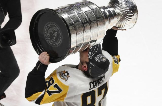 346925_stanley_cup_penguins_predators_hockey_67717 68bfecc4953541f5a28ec7c4b73fb505 640x420.jpg