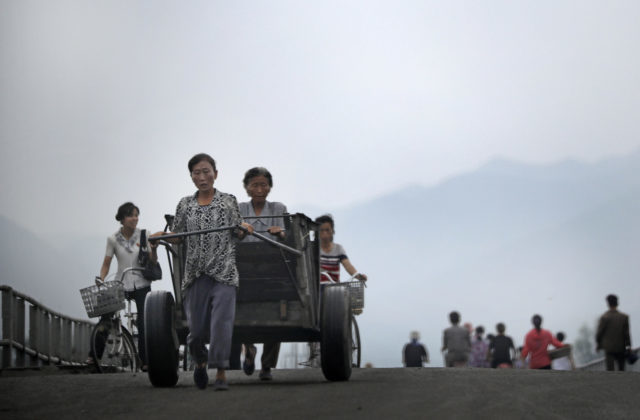 347059_north_korea_daily_life_96115 d12787a89a8647f8b54866598400034e 640x420.jpg