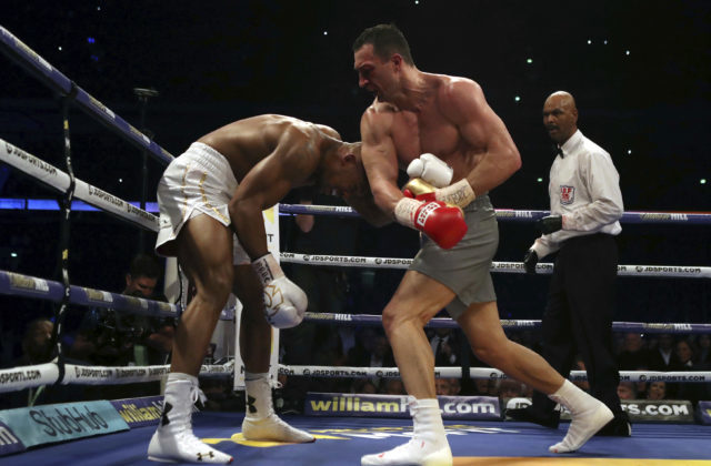 348339_britain_boxing_joshua_klitschko_44047 70b61792245542fb9e4845772a466ad0 640x420.jpg