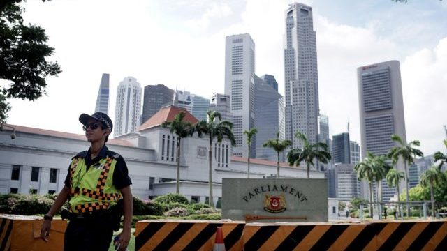 349442_singapur_policia 640x420.jpg