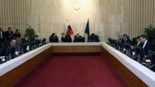 349985_vlada sr 640x420.jpg