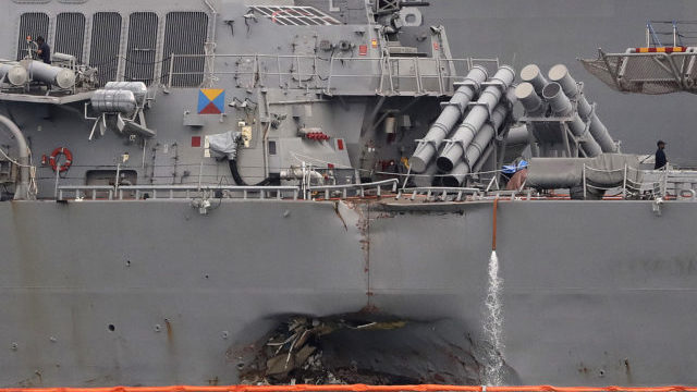 350101_aptopix_singapore_us_navy_ship_collision_82715 1932eb751e064626aa5199c007e41aaf 640x420.jpg