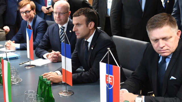 350136_v4_macron 640x420.jpg