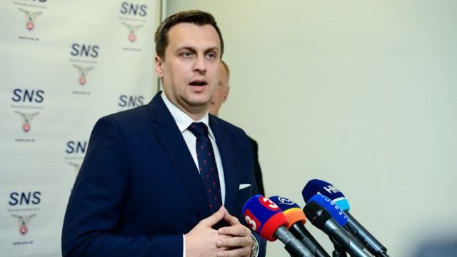 350263_predseda sns andrej danko 640x420.jpg