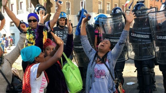 350320_migranti 2 640x420.jpg