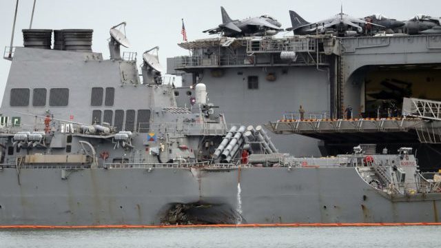 350572_torpedoborec uss john s. mccain 640x420.jpg