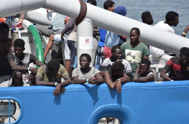 351099_migranti 1 640x420.jpg