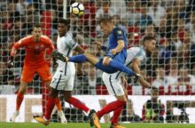 351219_jordan henderson jan durica 640x420.jpg