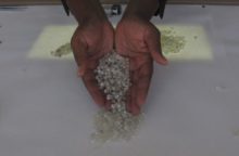 351737_namibia_sorting_diamonds_22554 ea1d860af4e0488fae87c21f9acd532a 1 640x420.jpg