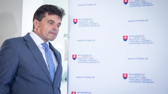 352117_minister skolstva vedy vyskumu a sportu sr peter plavcan 640x420.jpg