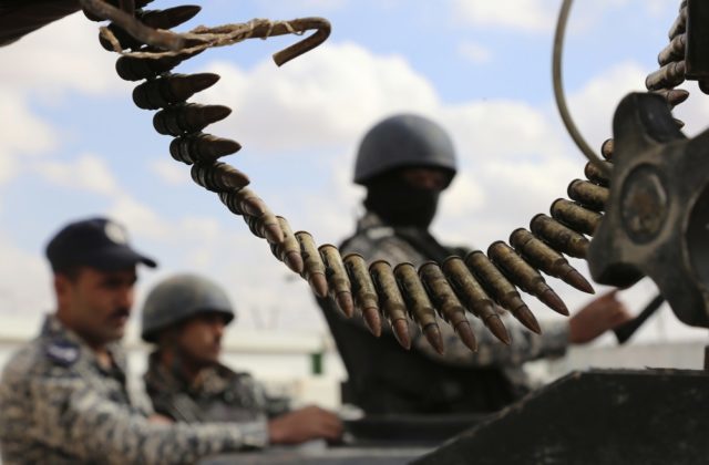 352198_aptopix_jordan_syria_31024 462484eb1e8845c2bc5a8954007c65f6 640x420.jpg
