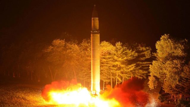 352284_raketa severna korea 640x420.jpg