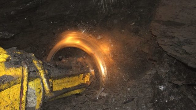 352383_tazba uhlia 640x420.jpg