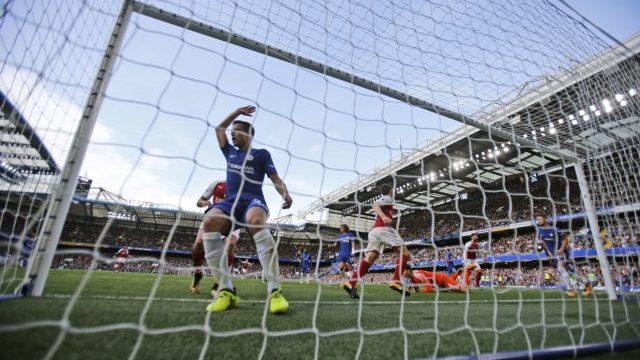 352465_cesar azpilicueta 640x420.jpg