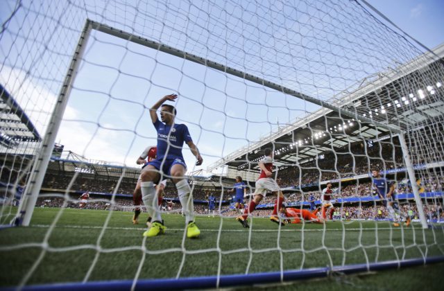 352465_cesar azpilicueta 640x420.jpg