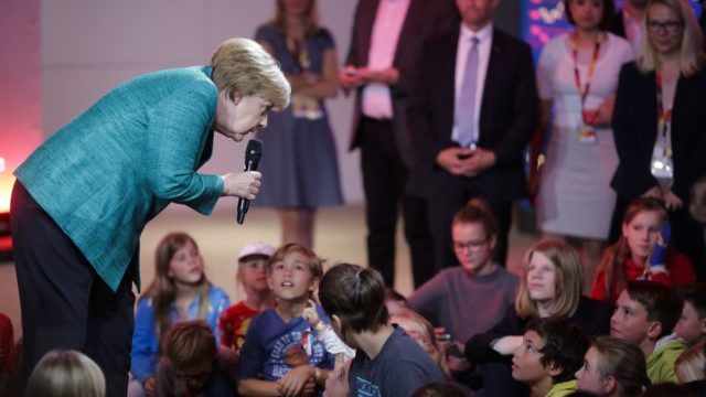 352472_angela merkelova 1 640x420.jpg