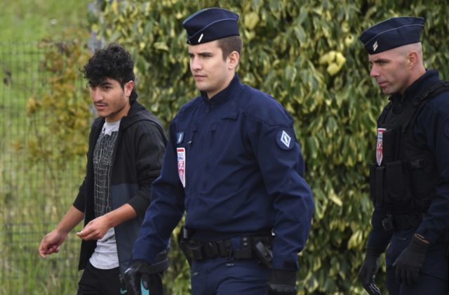 352674_france_migrants_evacuation_06756 5e613c8436f14fb28bd8d341fb557fa2 640x420.jpg