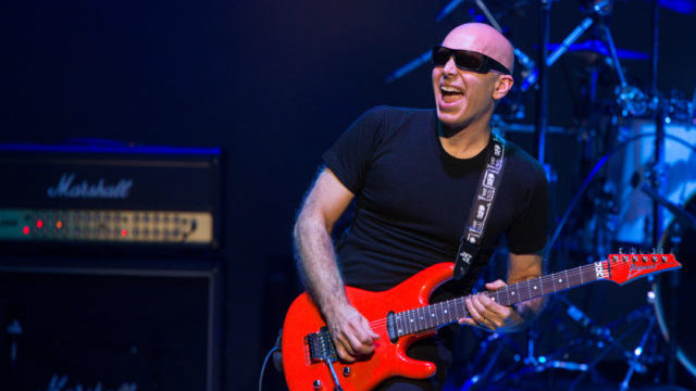 352808_joe_satriani 640x420.jpeg