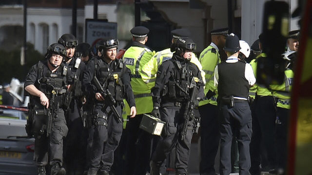 352917_britain_subway_incident_13628 fb86f58c05714d18a86e5d7287b4d827 640x420.jpg