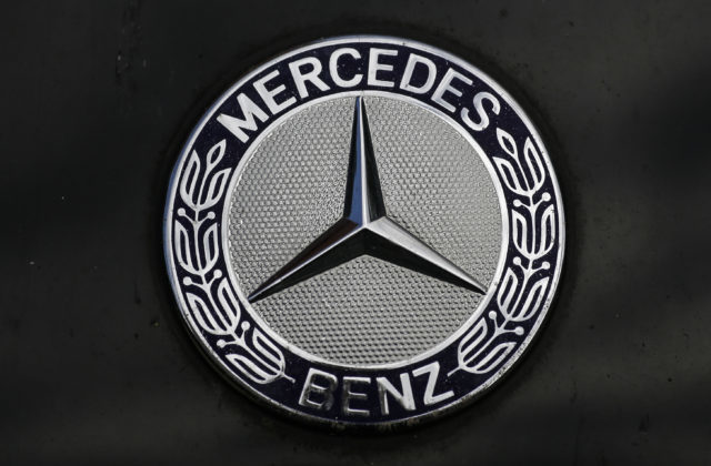 352973_logo merecedes benz 640x420.jpg