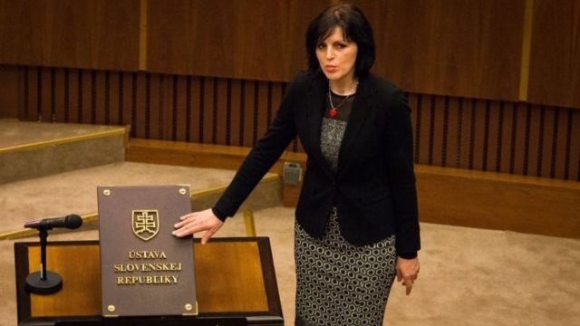 353179_renata kaaa akova 640x420.jpg