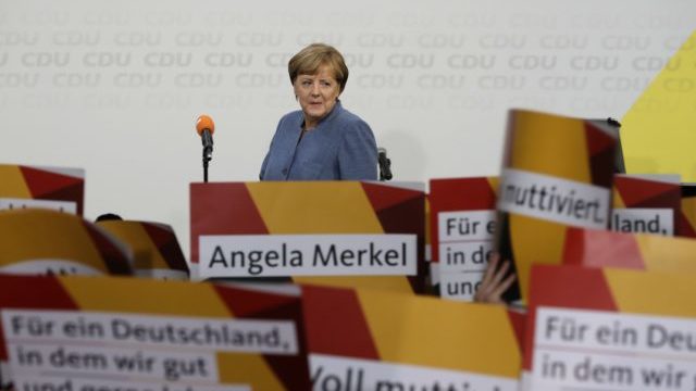 353244_angela merkelova 2 640x420.jpg