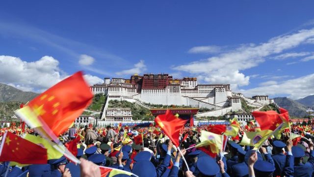 353330_china_tibet_tourism_72104 c676d2ee29254c97b399986d539742f8 640x420.jpg