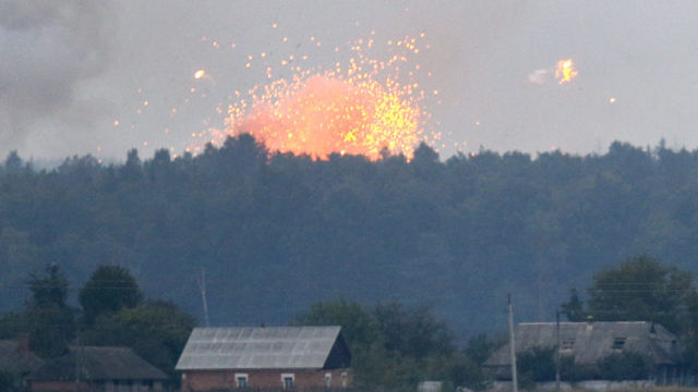 353666_ukraine_ammunition_blast_76264 1057b7972b934886adfcab6963eedcd8 640x420.jpg