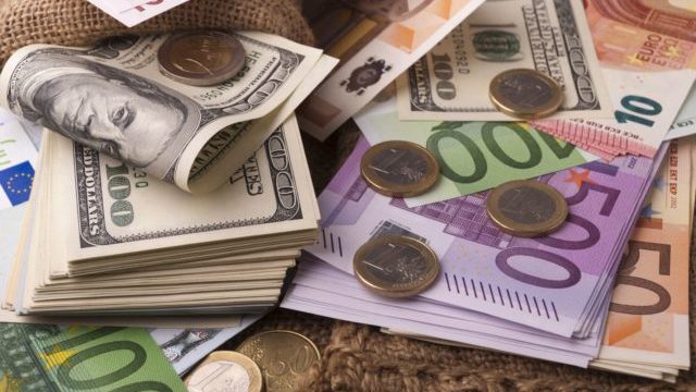354087_dolar euro 640x420.jpg