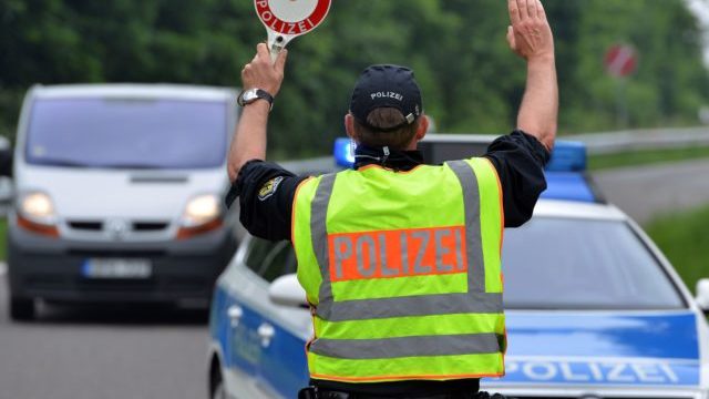 354119_policia nemecko 640x420.jpg