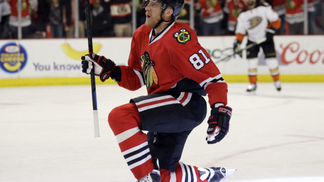 354184_ducks_blackhawks_hockey f33a0529606447339c34413d824a643e 640x420.jpeg