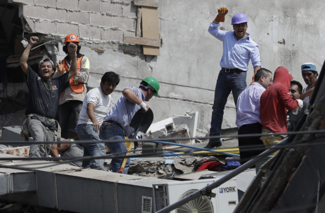 354327_mexico_earthquake_70939 f7fa324308fd4202842a2ff431bb4870 640x420.jpg