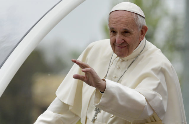 354561_italy_pope_34298 2033cae5a0944fc7aabe5e598a95f395 640x420.jpg