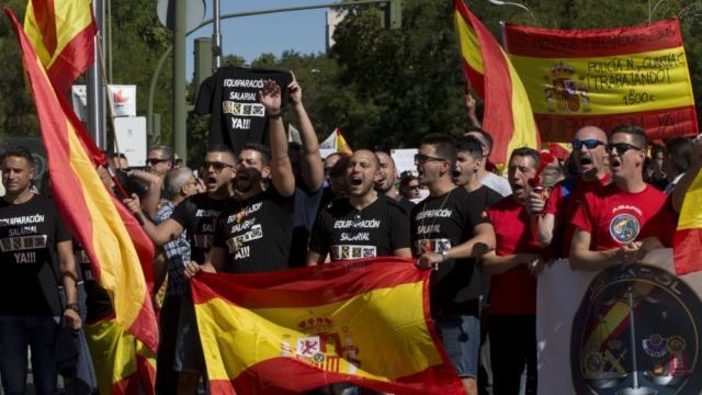 354574_spain_police_protest_27645 833668f301b742169dfccf81989517c4 640x420.jpg