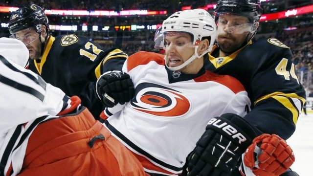 354576_hurricanes_bruins_hockey b377c621d8a04cb192d224007458c063 640x420.jpg