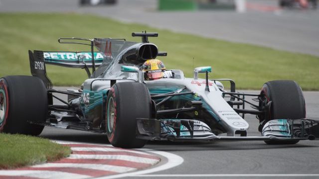 354630_lewis hamilton 1 640x420.jpg