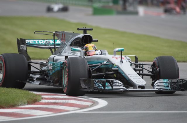 354630_lewis hamilton 1 640x420.jpg